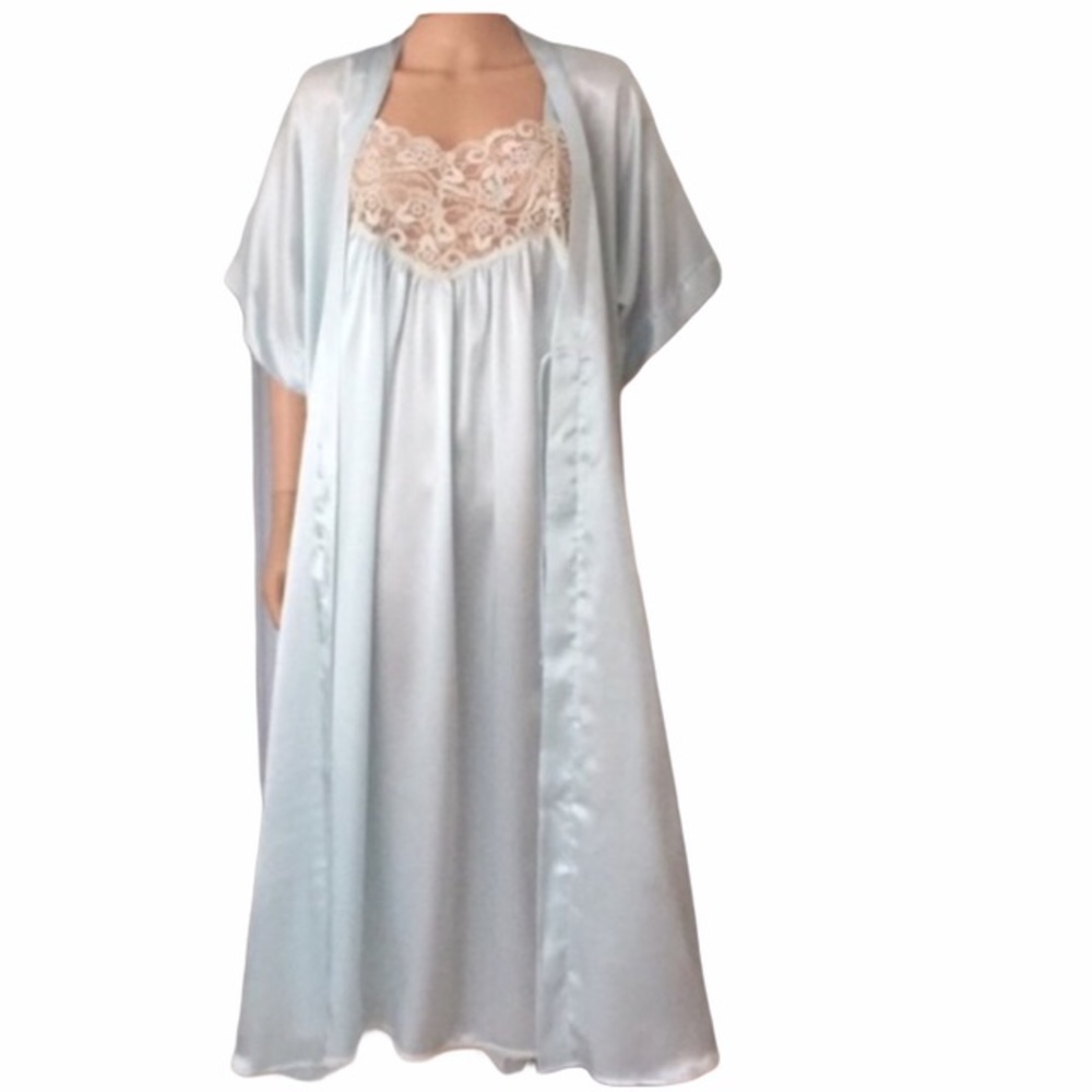 NWOT Vintage Sugar Plum lace satin gown and robe